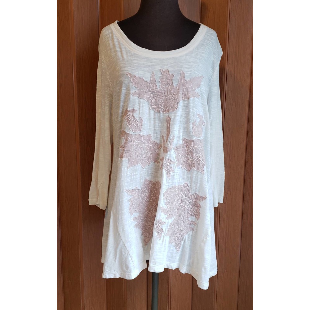 LOGO by Lori Goldstein size medium white with tan flowers long sleeve knit top